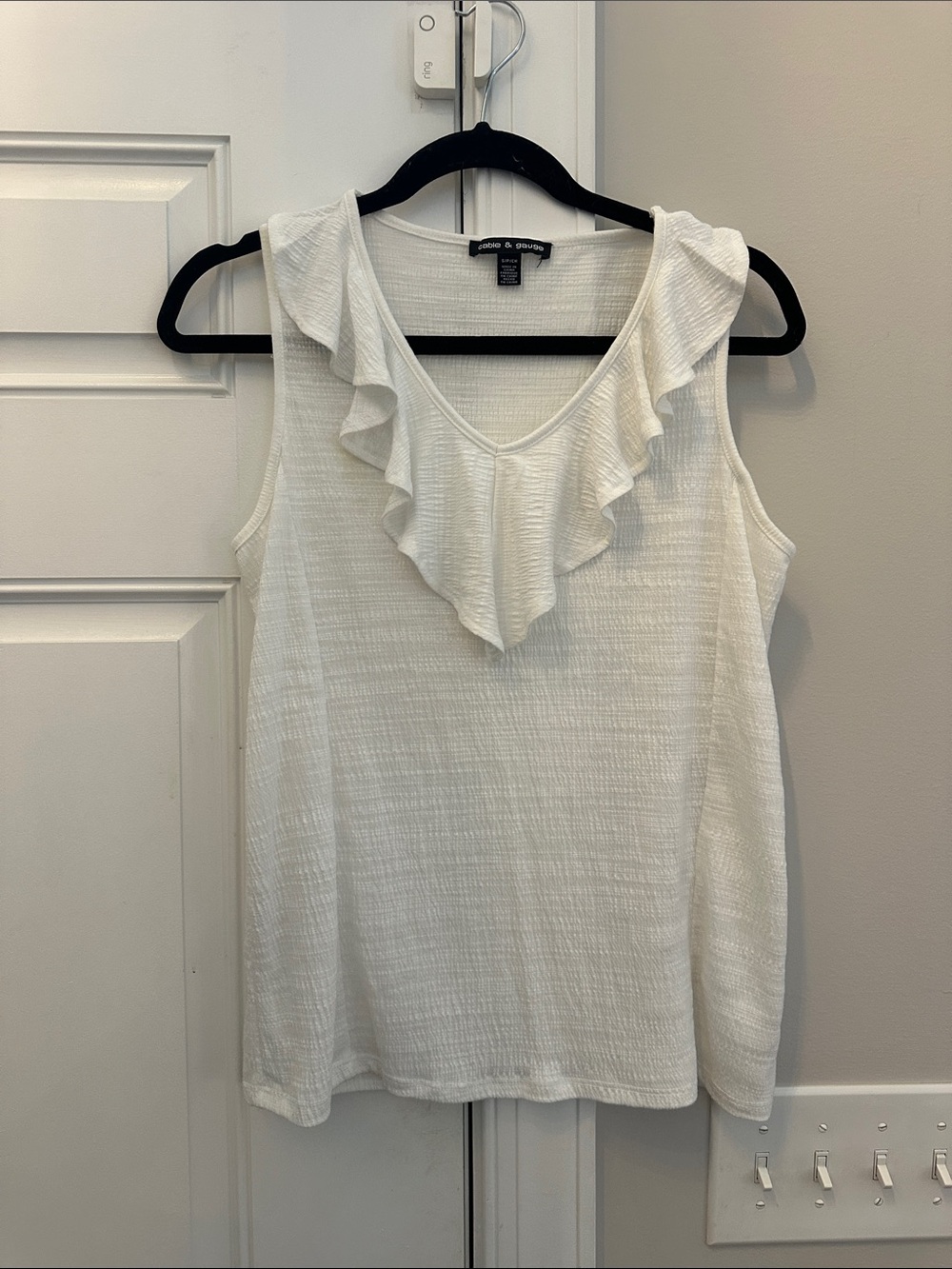 Apt. 9 White Ruffle V-Neck Sleeveless Camisole